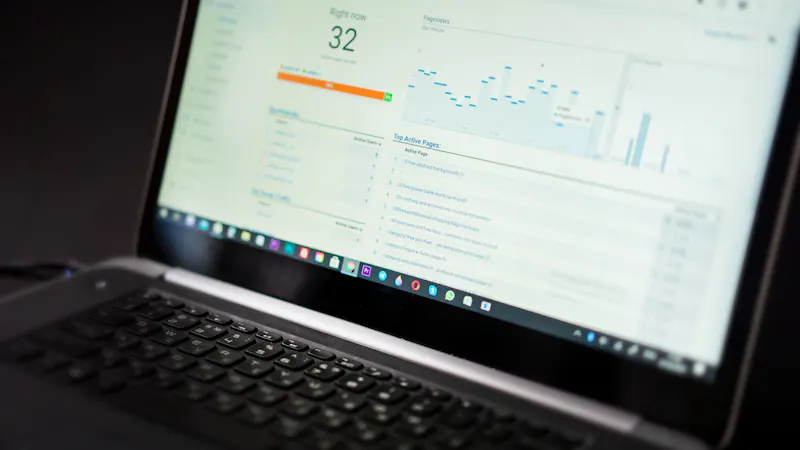 Analytics dashboard op laptop - Google Search Console indexeringsrapport